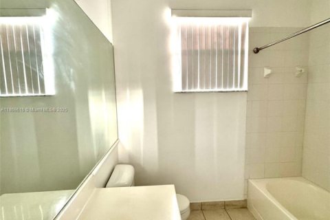 Condo in Miramar, Florida, 3 bedrooms  № 1895771 - photo 7