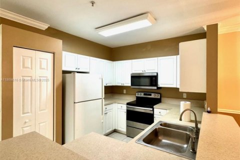 Condo in Miramar, Florida, 3 bedrooms  № 1895771 - photo 20
