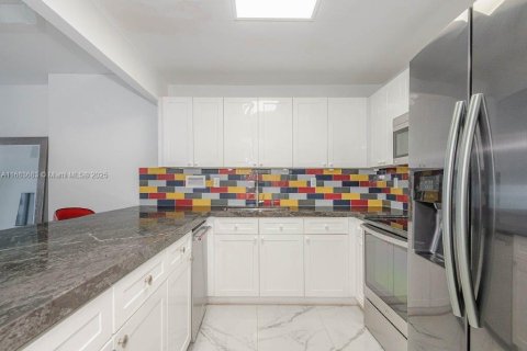 Copropriété à louer à Miami Beach, Floride: 1 chambre, 81.75 m2 № 1668990 - photo 15