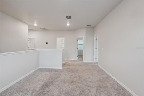 House in Clermont, Florida 3 bedrooms, 214.05 sq.m. № 2237648 - photo 13