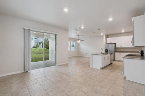 House in Clermont, Florida 3 bedrooms, 214.05 sq.m. № 2237648 - photo 6