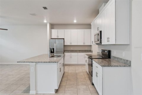 House in Clermont, Florida 3 bedrooms, 214.05 sq.m. № 2237648 - photo 10