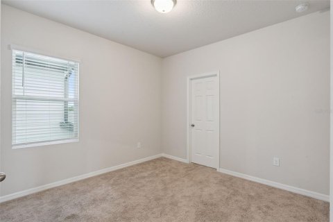 House in Clermont, Florida 3 bedrooms, 214.05 sq.m. № 2237648 - photo 19