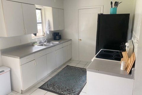 Commercial property in Largo, Florida 4 bedrooms, 133.78 sq.m. № 2383313 - photo 6
