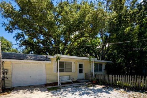 Commercial property in Largo, Florida 4 bedrooms, 133.78 sq.m. № 2383313 - photo 4