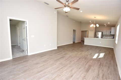 House in Auburndale, Florida 3 bedrooms, 137.4 sq.m. № 2167171 - photo 11