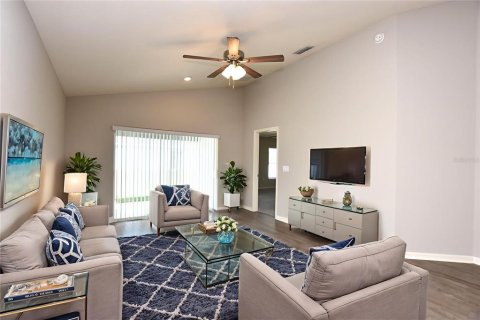 House in Auburndale, Florida 3 bedrooms, 137.4 sq.m. № 2167171 - photo 9