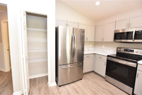 House in Auburndale, Florida 3 bedrooms, 137.4 sq.m. № 2167171 - photo 5