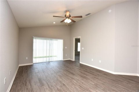 House in Auburndale, Florida 3 bedrooms, 137.4 sq.m. № 2167171 - photo 10