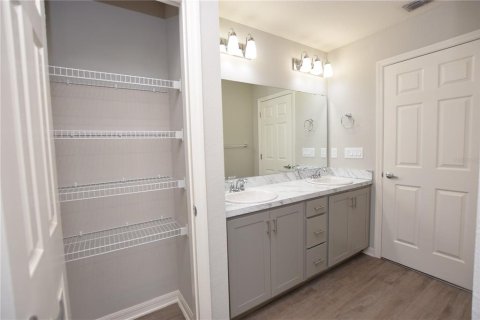 House in Auburndale, Florida 3 bedrooms, 137.4 sq.m. № 2167171 - photo 26