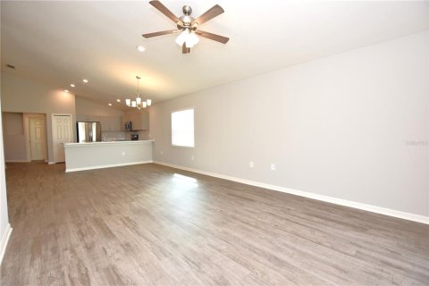 House in Auburndale, Florida 3 bedrooms, 137.4 sq.m. № 2167171 - photo 12