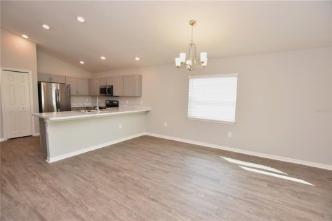 House in Auburndale, Florida 3 bedrooms, 137.4 sq.m. № 2167171 - photo 8