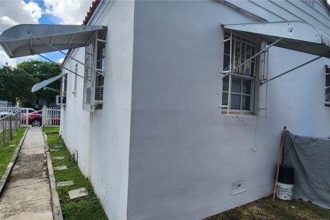 Купить коммерческую недвижимость в Майами, Флорида 154.96м2, № 2016591 - фото 7