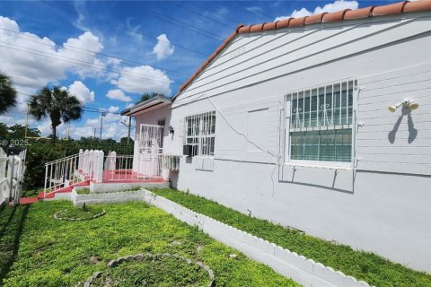 Купить коммерческую недвижимость в Майами, Флорида 154.96м2, № 2016591 - фото 4