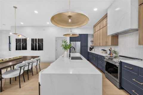 Casa en venta en Tampa, Florida, 4 dormitorios, 242.47 m2 № 2383803 - foto 16