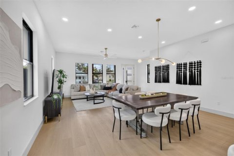 Casa en venta en Tampa, Florida, 4 dormitorios, 242.47 m2 № 2383803 - foto 12