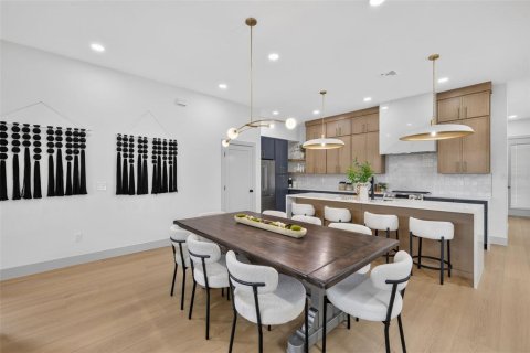 Casa en venta en Tampa, Florida, 4 dormitorios, 242.47 m2 № 2383803 - foto 11