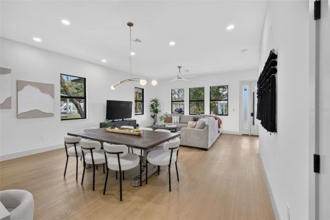 Casa en venta en Tampa, Florida, 4 dormitorios, 242.47 m2 № 2383803 - foto 13