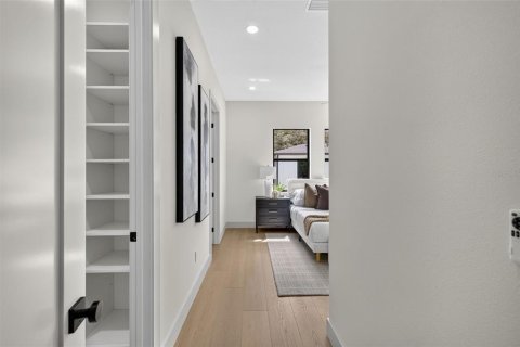 Casa en venta en Tampa, Florida, 4 dormitorios, 242.47 m2 № 2383803 - foto 27