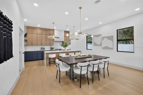 Casa en venta en Tampa, Florida, 4 dormitorios, 242.47 m2 № 2383803 - foto 9