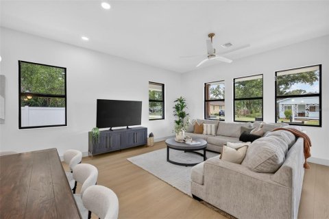 Casa en venta en Tampa, Florida, 4 dormitorios, 242.47 m2 № 2383803 - foto 6