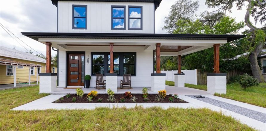 Casa en Tampa, Florida 4 dormitorios, 242.47 m2 № 2383803