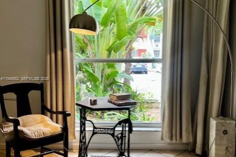 Townhouse in North Miami, Florida 3 bedrooms, 152.36 sq.m. № 2002811 - photo 3