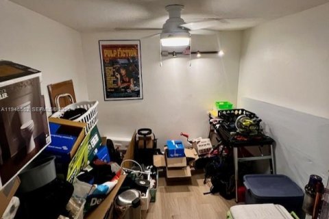 Townhouse in North Miami, Florida 3 bedrooms, 152.36 sq.m. № 2002811 - photo 16