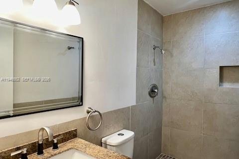 Townhouse in North Miami, Florida 3 bedrooms, 152.36 sq.m. № 2002811 - photo 13