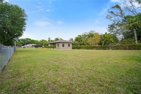 Villa ou maison à vendre à Miami, Floride: 2 chambres, 86.96 m2 № 2059660 - photo 30