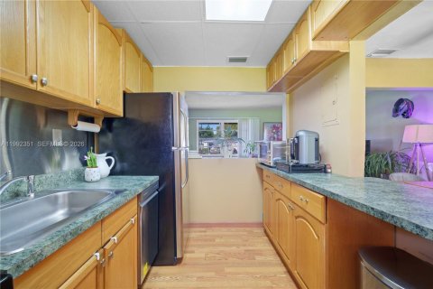 Villa ou maison à vendre à Miami, Floride: 2 chambres, 86.96 m2 № 2059660 - photo 12