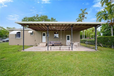 Villa ou maison à vendre à Miami, Floride: 2 chambres, 86.96 m2 № 2059660 - photo 25
