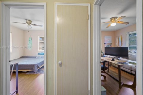 Villa ou maison à vendre à Miami, Floride: 2 chambres, 86.96 m2 № 2059660 - photo 15