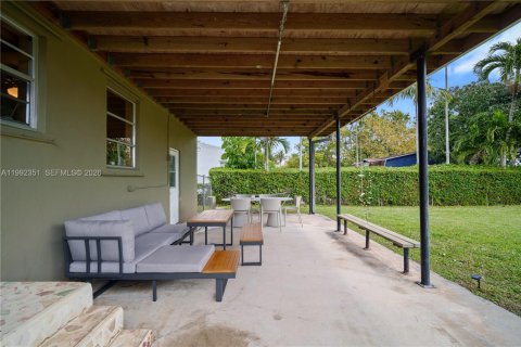 Villa ou maison à vendre à Miami, Floride: 2 chambres, 86.96 m2 № 2059660 - photo 26