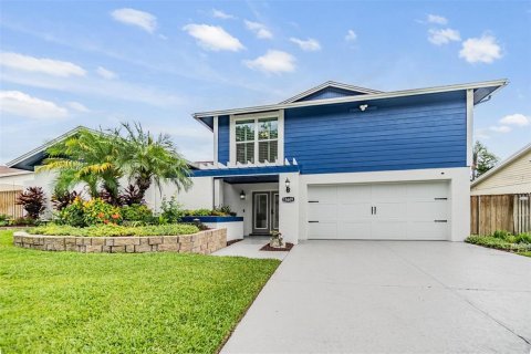 House in Tampa, Florida 4 bedrooms, 228.45 sq.m. № 1776797 - photo 8