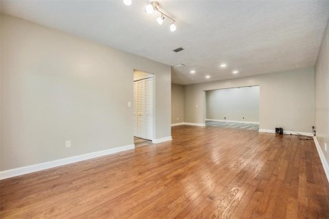 House in Tampa, Florida 4 bedrooms, 228.45 sq.m. № 1776797 - photo 27