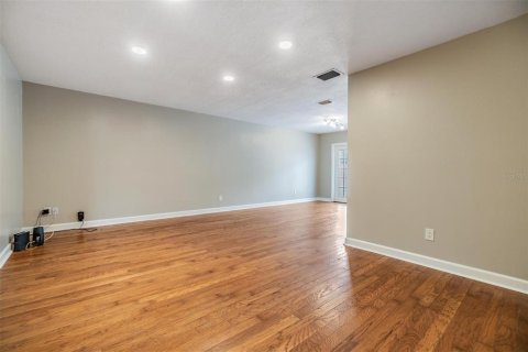 House in Tampa, Florida 4 bedrooms, 228.45 sq.m. № 1776797 - photo 25