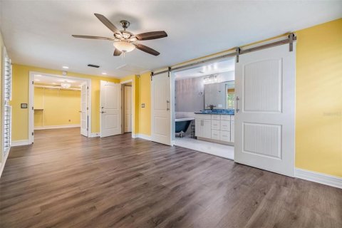 House in Tampa, Florida 4 bedrooms, 228.45 sq.m. № 1776797 - photo 13