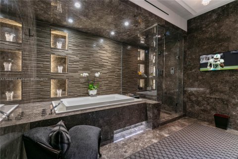 Condo in Bal Harbour, Florida, 3 bedrooms  № 1752495 - photo 9