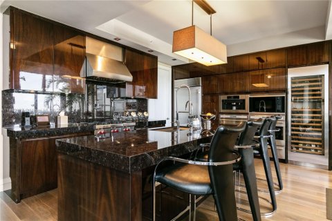 Condo in Bal Harbour, Florida, 3 bedrooms  № 1752495 - photo 15