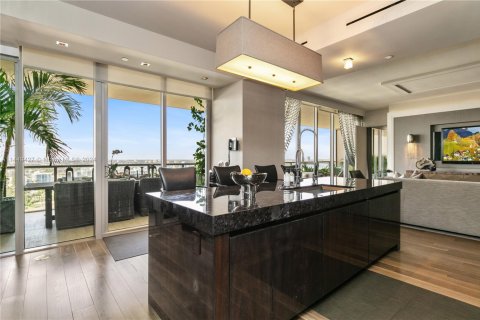 Condo in Bal Harbour, Florida, 3 bedrooms  № 1752495 - photo 17