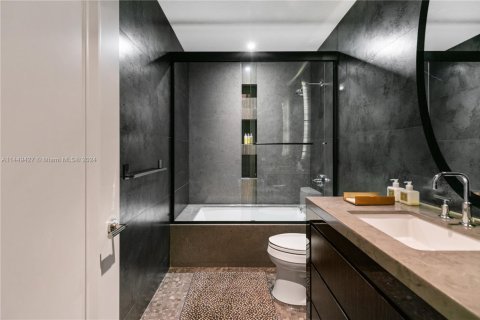 Condo in Bal Harbour, Florida, 3 bedrooms  № 1752495 - photo 23