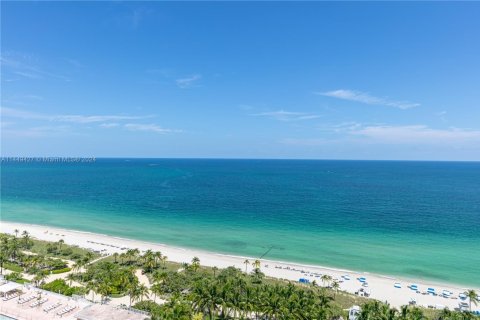 Condo in Bal Harbour, Florida, 3 bedrooms  № 1752495 - photo 24