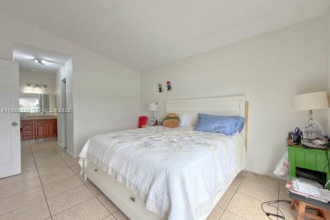 Villa ou maison à vendre à Miami, Floride: 3 chambres, 130.62 m2 № 1989185 - photo 23