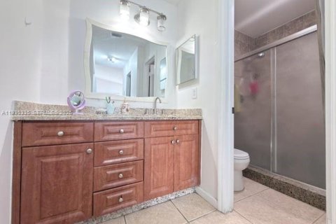 Villa ou maison à vendre à Miami, Floride: 3 chambres, 130.62 m2 № 1989185 - photo 18