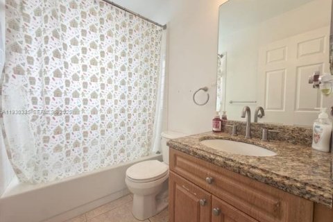 Villa ou maison à vendre à Miami, Floride: 3 chambres, 130.62 m2 № 1989185 - photo 13