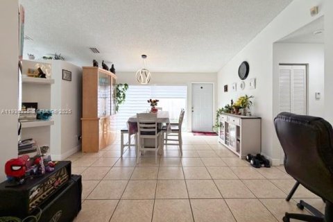 Villa ou maison à vendre à Miami, Floride: 3 chambres, 130.62 m2 № 1989185 - photo 26