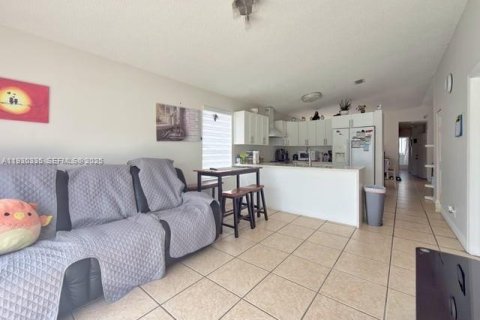 Villa ou maison à vendre à Miami, Floride: 3 chambres, 130.62 m2 № 1989185 - photo 11