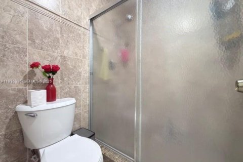 Villa ou maison à vendre à Miami, Floride: 3 chambres, 130.62 m2 № 1989185 - photo 19