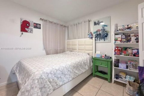 Villa ou maison à vendre à Miami, Floride: 3 chambres, 130.62 m2 № 1989185 - photo 16